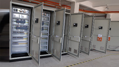 空调系统PLC电气控制柜1